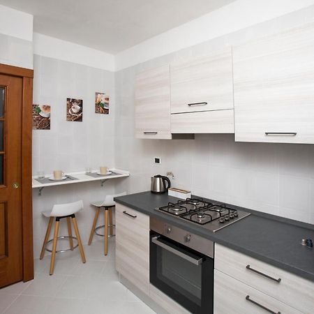 Appartamento Moderno Metro B San Paolo Rom Exteriör bild