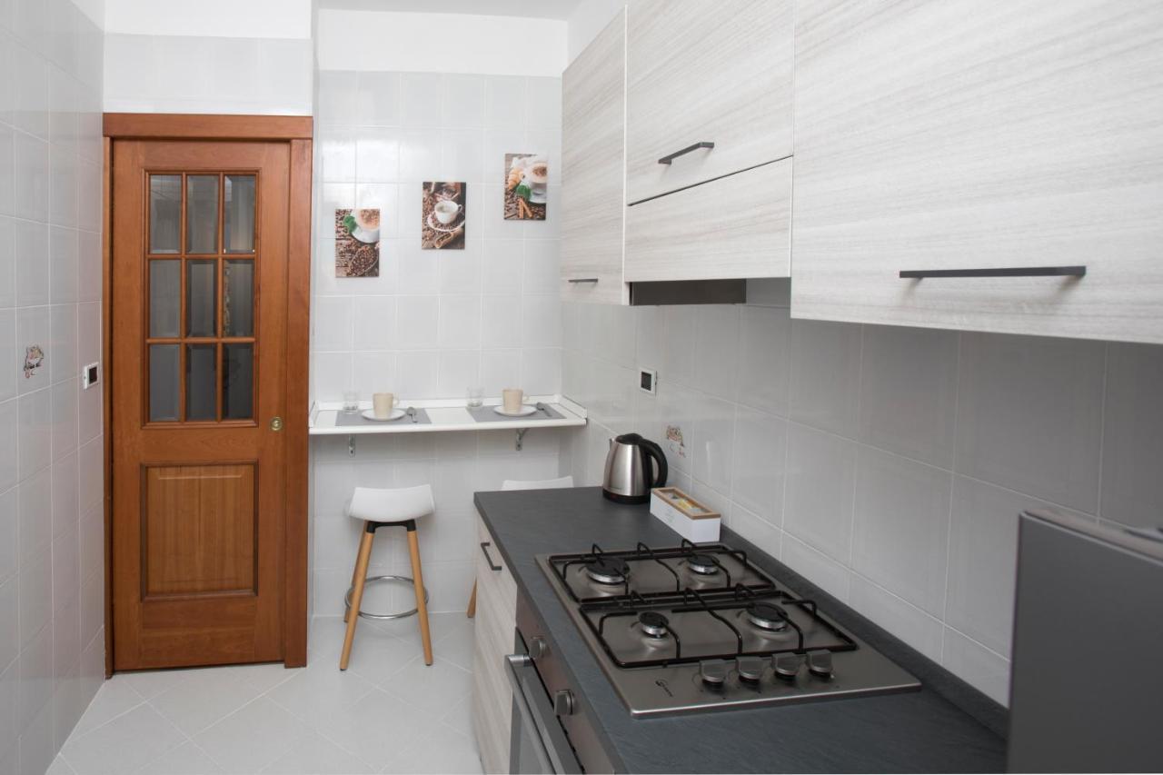 Appartamento Moderno Metro B San Paolo Rom Exteriör bild