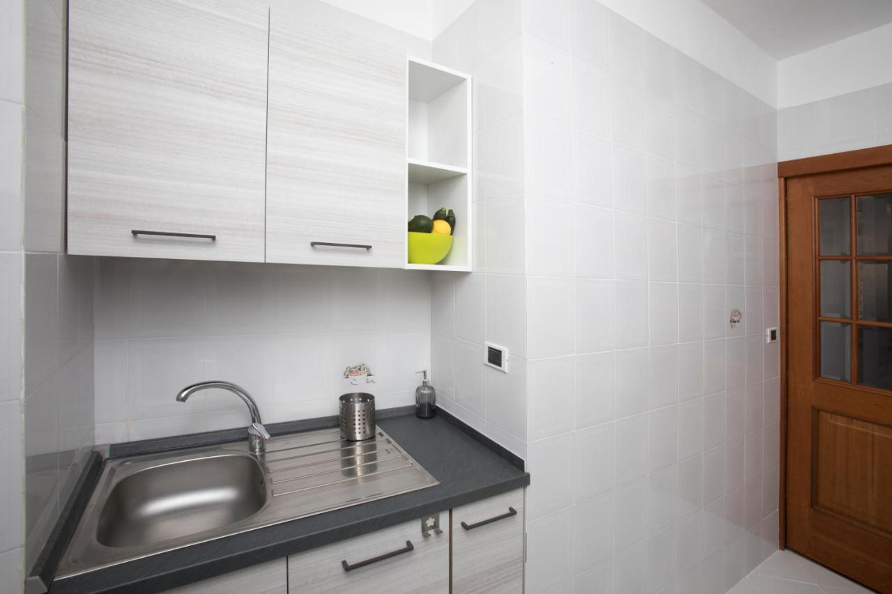 Appartamento Moderno Metro B San Paolo Rom Exteriör bild